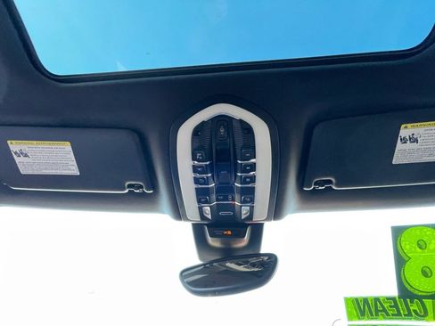 Used 2018 Porsche Macan S image 47