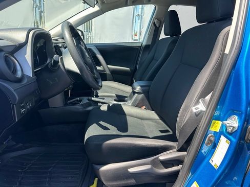 Used 2018 Toyota RAV4 LE w/ Carpet Mat Package FWD image 11