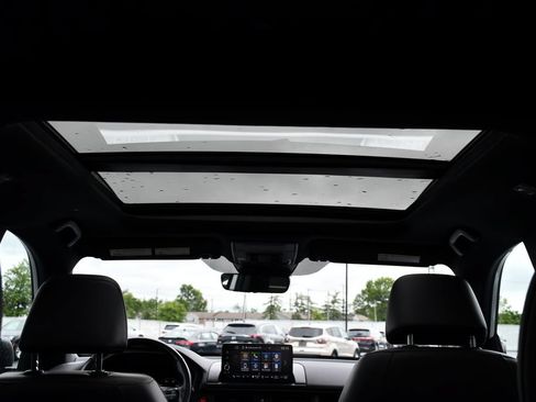 Used 2023 Honda Pilot TrailSport image 40