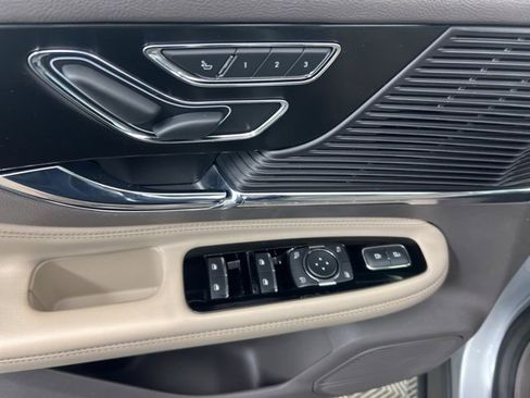 Certified 2022 Lincoln Corsair AWD w/ Premium Package image 13