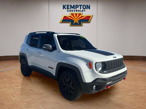 Used 2018 Jeep Renegade Trailhawk w/ UConnect 8.4 Nav Group image 8