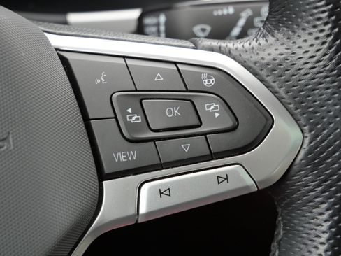 Used 2022 Volkswagen Atlas Cross Sport SEL R-Line image 32