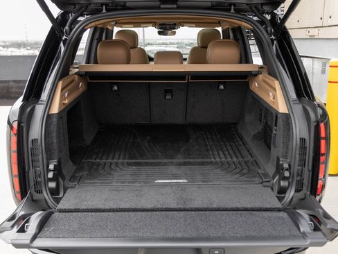 Used 2025 Land Rover Range Rover SE image 31