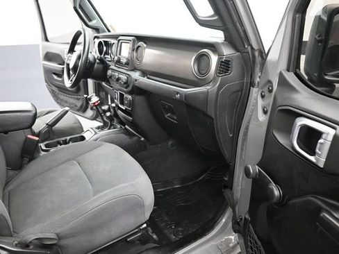 Used 2021 Jeep Gladiator Sport image 23