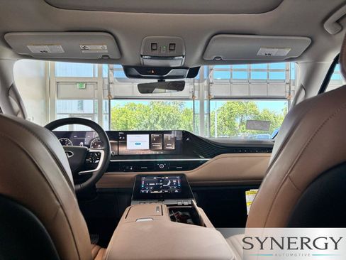 Certified 2026 INFINITI QX80 Luxe AWD/4WD image 24