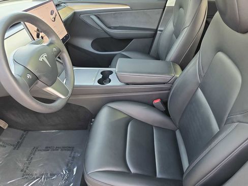 Used 2023 Tesla Model Y Long Range image 14