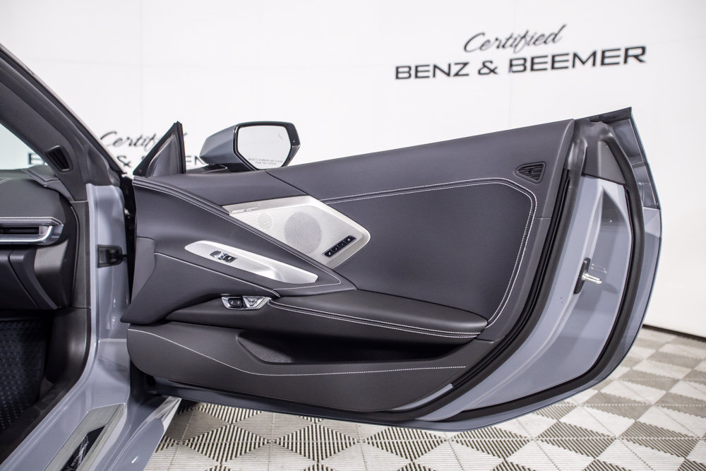 Used 2025 Chevrolet Corvette Stingray Preferred Conv w/ Z51 Performance Package RWD image 27
