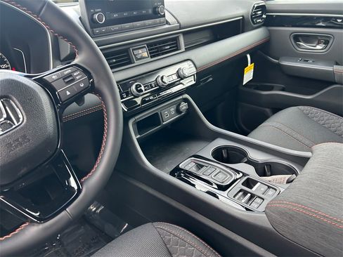 New 2025 Honda Pilot Sport image 11