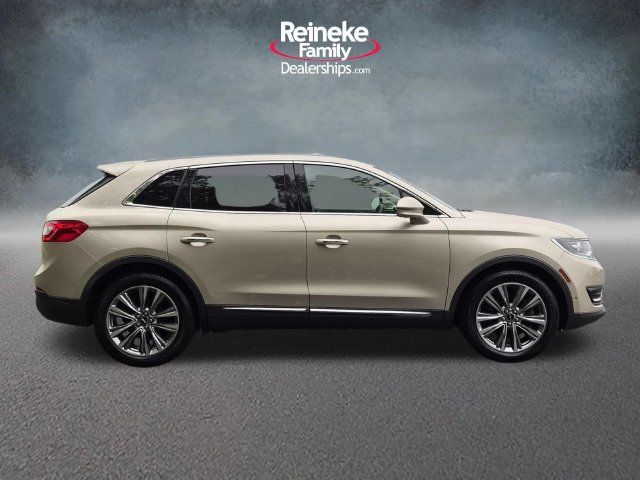 Used 2017 Lincoln MKX Reserve w/ Driver Assistance Package AWD/4WD image 4