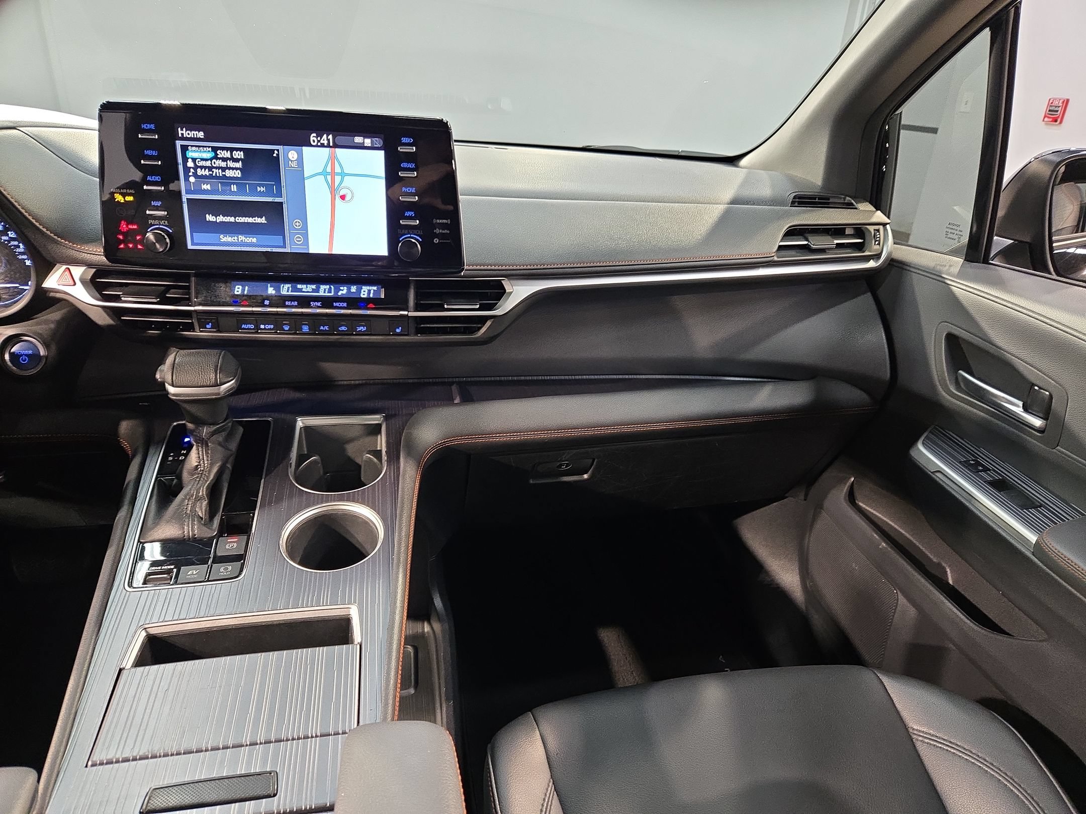 Used 2021 Toyota Sienna XSE FWD image 11