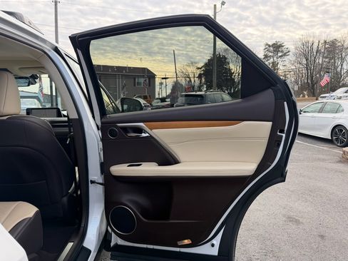 Used 2018 Lexus RX 450h AWD image 25