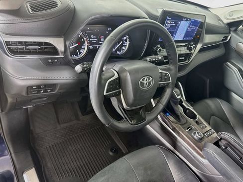 Used 2022 Toyota Highlander Platinum AWD/4WD image 9