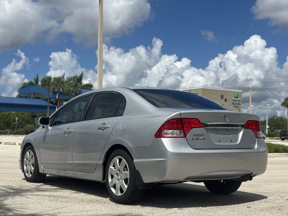 Used 2010 Honda Civic LX image 8