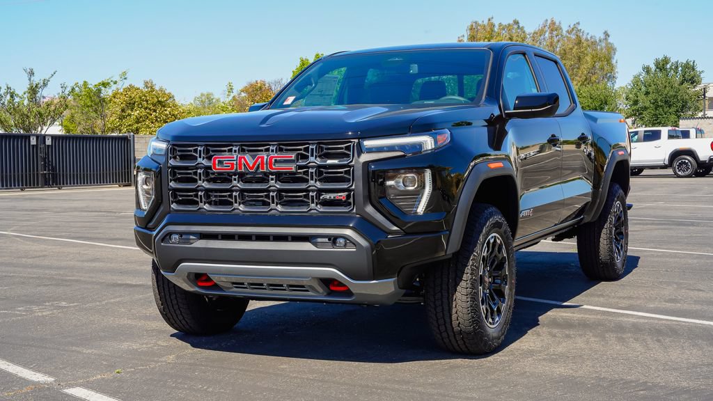 New 2026 GMC Canyon AT4 AWD/4WD image 2