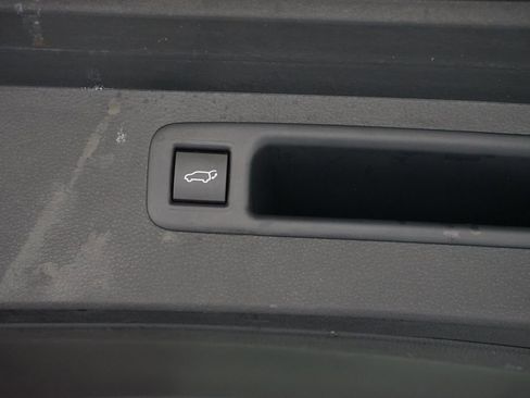 Certified 2024 Toyota Highlander LE image 35