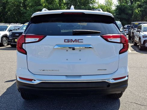Used 2024 GMC Terrain SLT AWD/4WD image 5