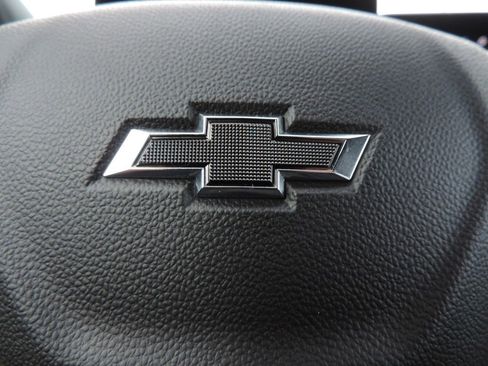 Used 2025 Chevrolet Trax RS w/ Sunroof Package FWD image 29