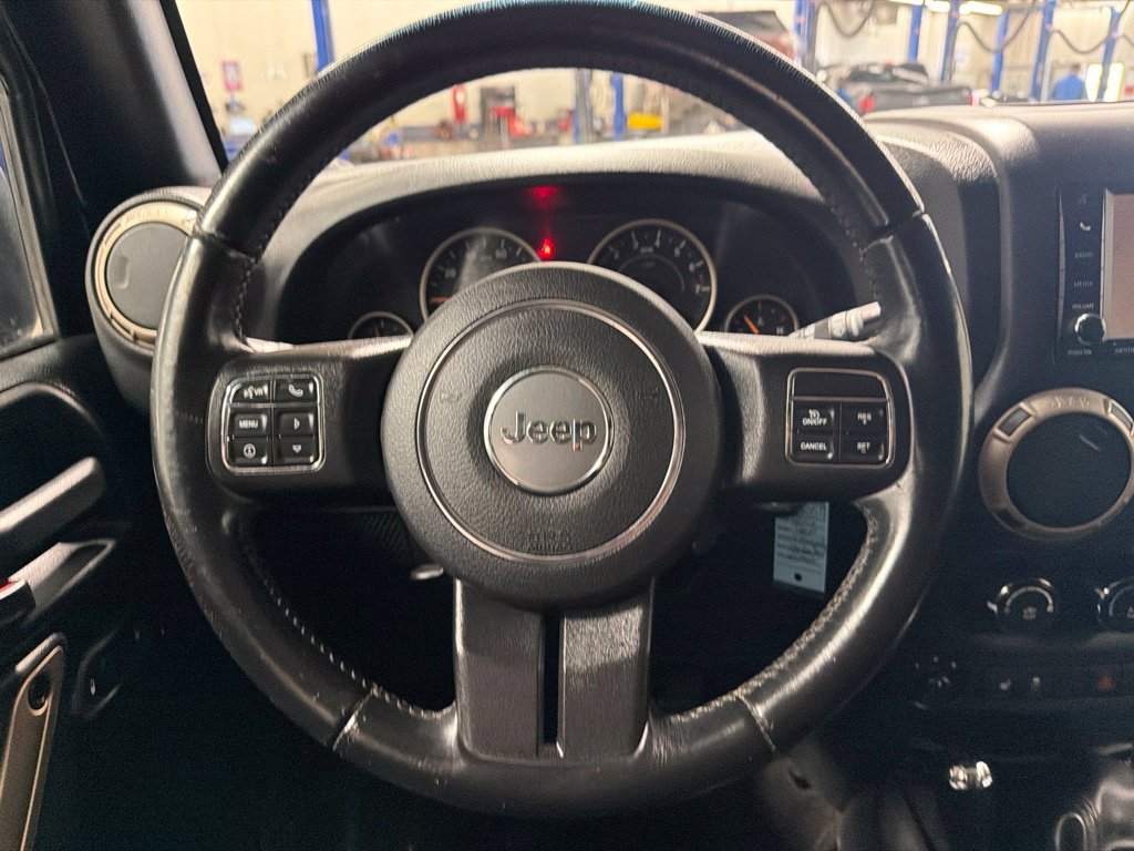 Used 2016 Jeep Wrangler Unlimited Sahara AWD/4WD image 18