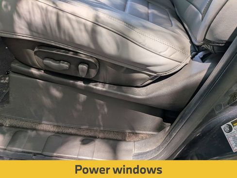 Used 2012 Nissan Pathfinder Silver RWD image 17