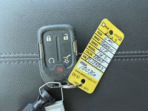 Used 2023 GMC Terrain SLE w/ Driver Convenience Package FWD image 15