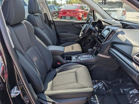 Used 2023 Subaru Forester Premium image 12