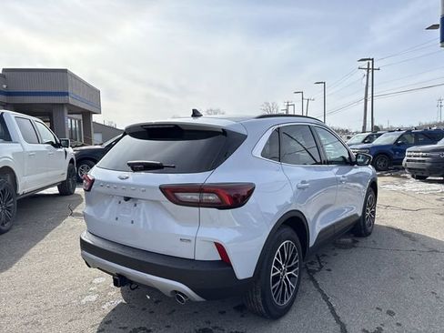 Used 2025 Ford Escape SE w/ PHEV Premium Package image 14