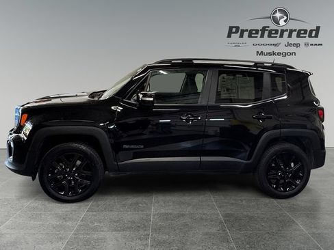 Used 2023 Jeep Renegade Altitude w/ Convenience Group I AWD/4WD image 9