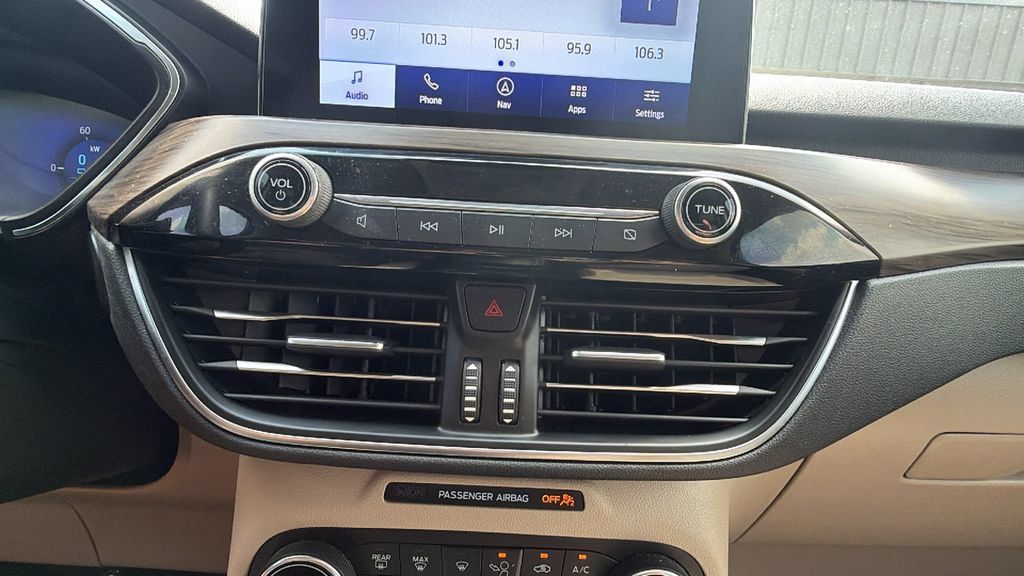 Used 2020 Ford Escape Titanium FWD image 24