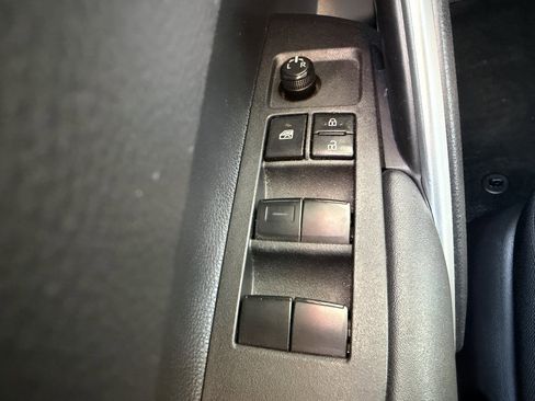 Used 2023 Toyota Corolla Cross LE image 27