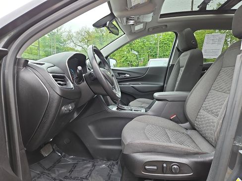 Used 2018 Chevrolet Equinox LT w/ Sun & Infotainment Package AWD/4WD image 12
