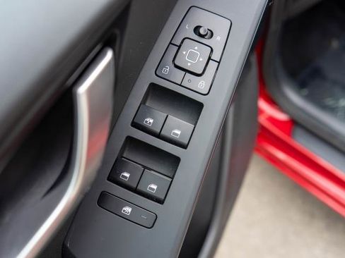 Certified 2024 Kia Niro LX image 16