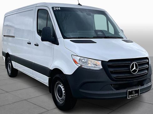 Used 2025 Mercedes-Benz Sprinter 2500 image 2