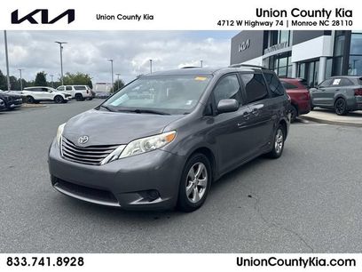 Used 2017 Toyota Sienna LE