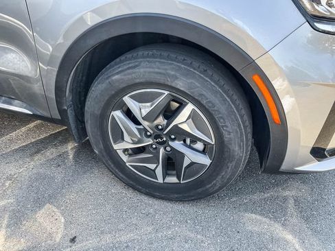 Used 2023 Kia Sorento EX w/ Panoramic Sunroof Package FWD image 8