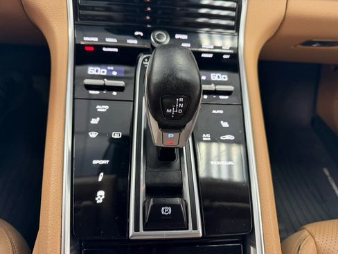 Used 2018 Porsche Panamera 4 AWD/4WD image 55