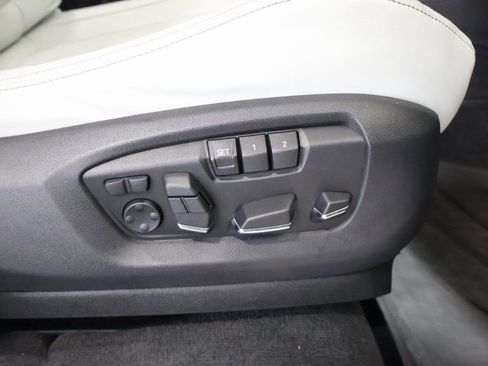 Used 2016 BMW X5 M image 22