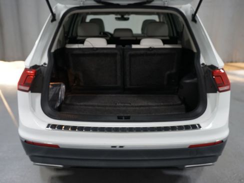 Used 2021 Volkswagen Tiguan SE image 33