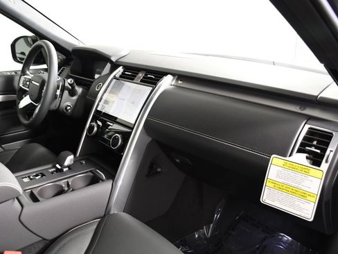 Used 2026 Land Rover Discovery Limited Edition AWD/4WD image 19