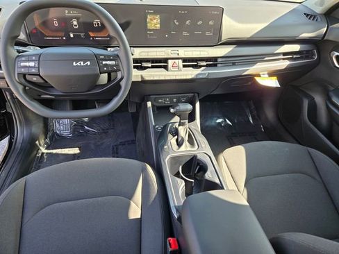 New 2026 Kia K4 LX image 19