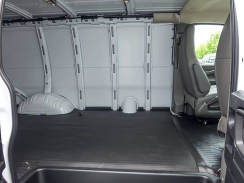 New 2026 Chevrolet Express 2500 w/ Communications Package RWD image 14