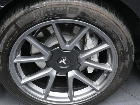 Used 2021 Tesla Model 3 Standard Range Plus image 38