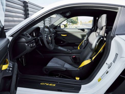 Used 2024 Porsche 718 Cayman GT4 RS w/ Weissach Package image 40