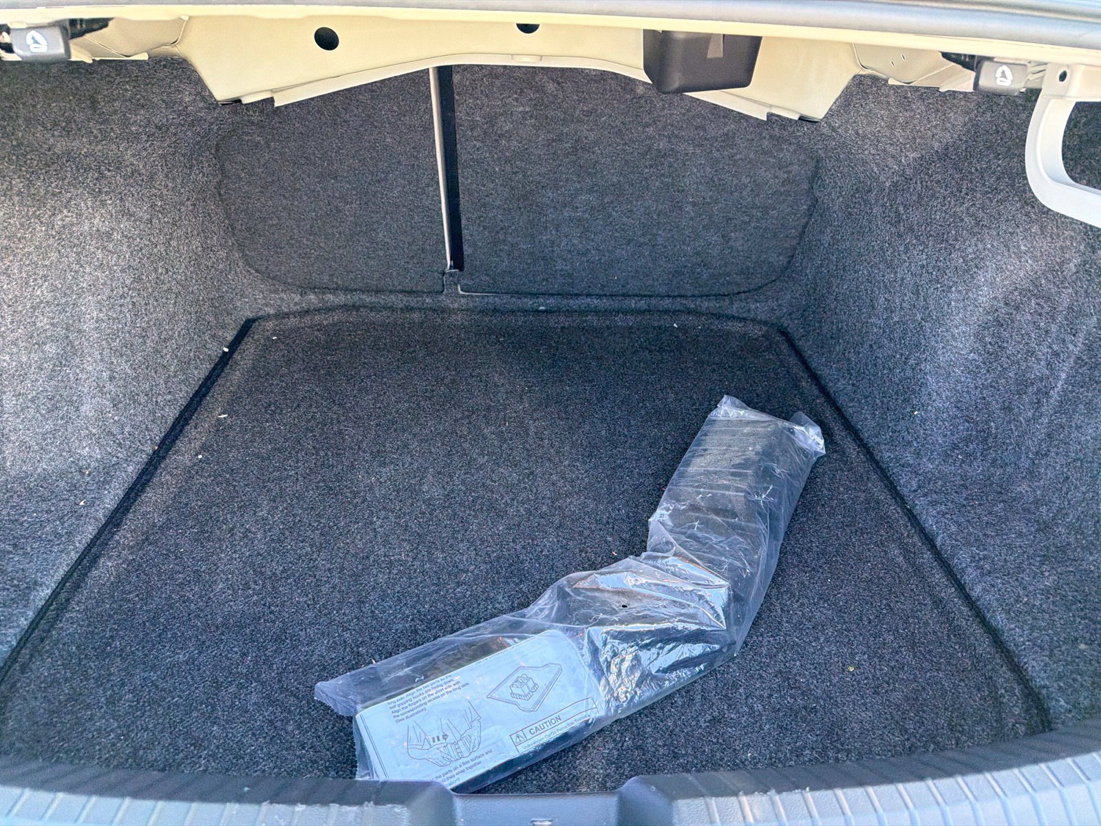 Used 2023 Volkswagen Jetta SE w/ Panoramic Sunroof Package FWD image 27