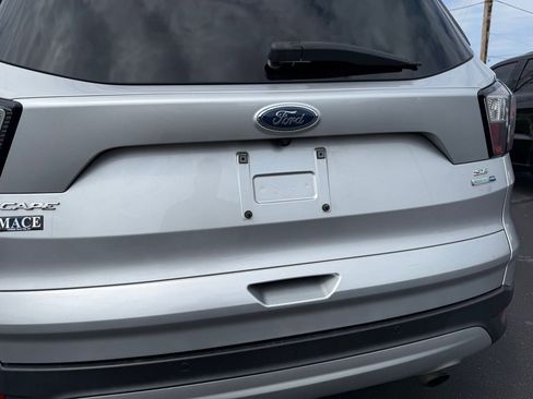 Used 2017 Ford Escape SE w/ Equipment Group 201A AWD/4WD image 7