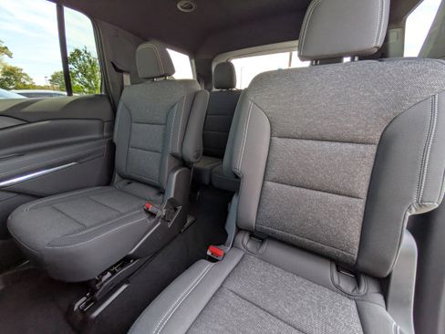 New 2026 Chevrolet Traverse LT FWD image 10