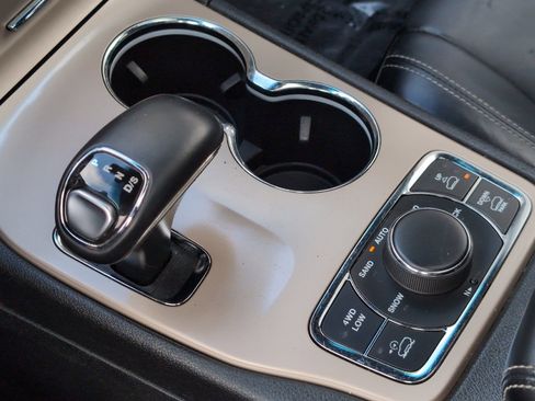 Used 2015 Jeep Grand Cherokee Limited AWD/4WD image 22