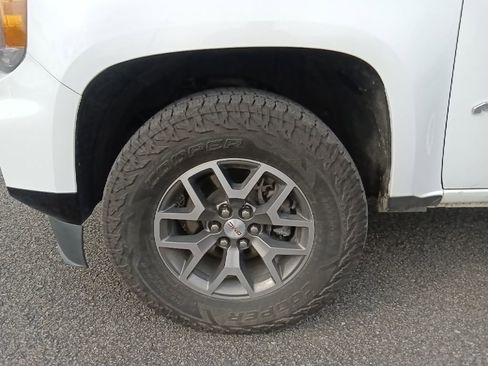 Used 2022 GMC Canyon AT4 w/ Trailering Package image 10