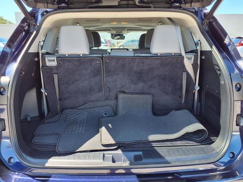 Used 2023 Toyota Highlander XLE FWD image 21