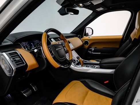 Used 2020 Land Rover Range Rover Sport SVR image 35