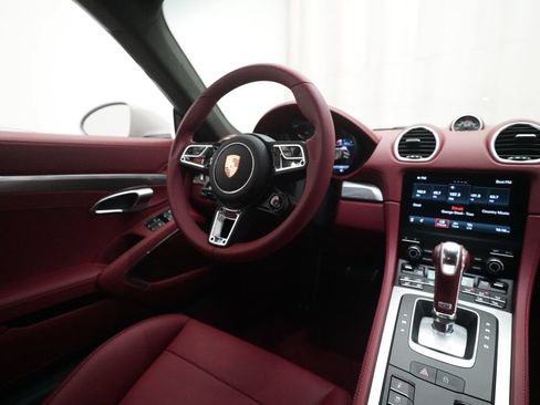 Certified 2025 Porsche 718 Cayman GTS RWD image 16